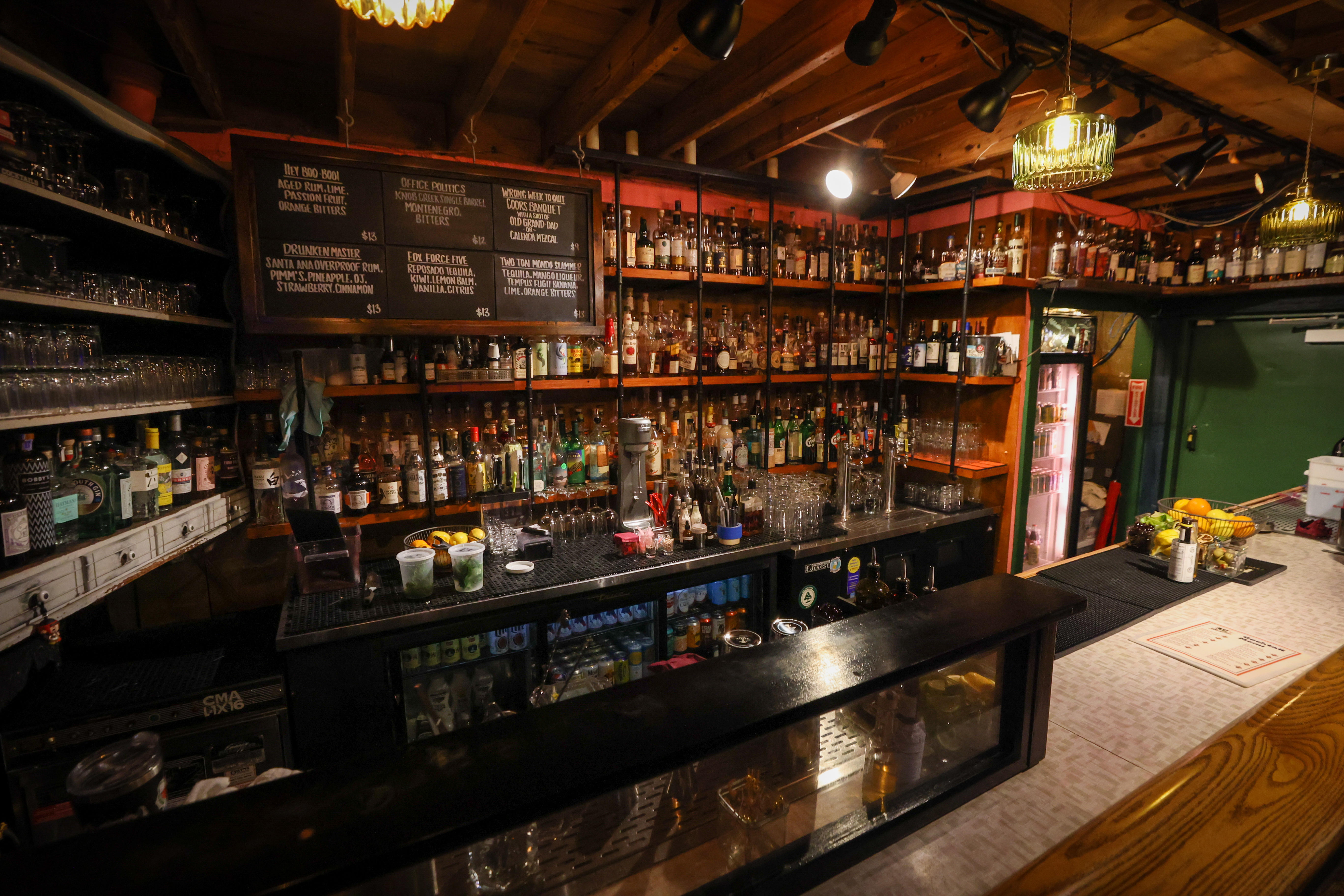 El bar de Lil 'Indies en Will's Pub el lunes 25 de agosto de 2025. El amado Portstay de Orlando está celebrando su 30 aniversario en septiembre. (Rich Pope, Orlando Sentinel)