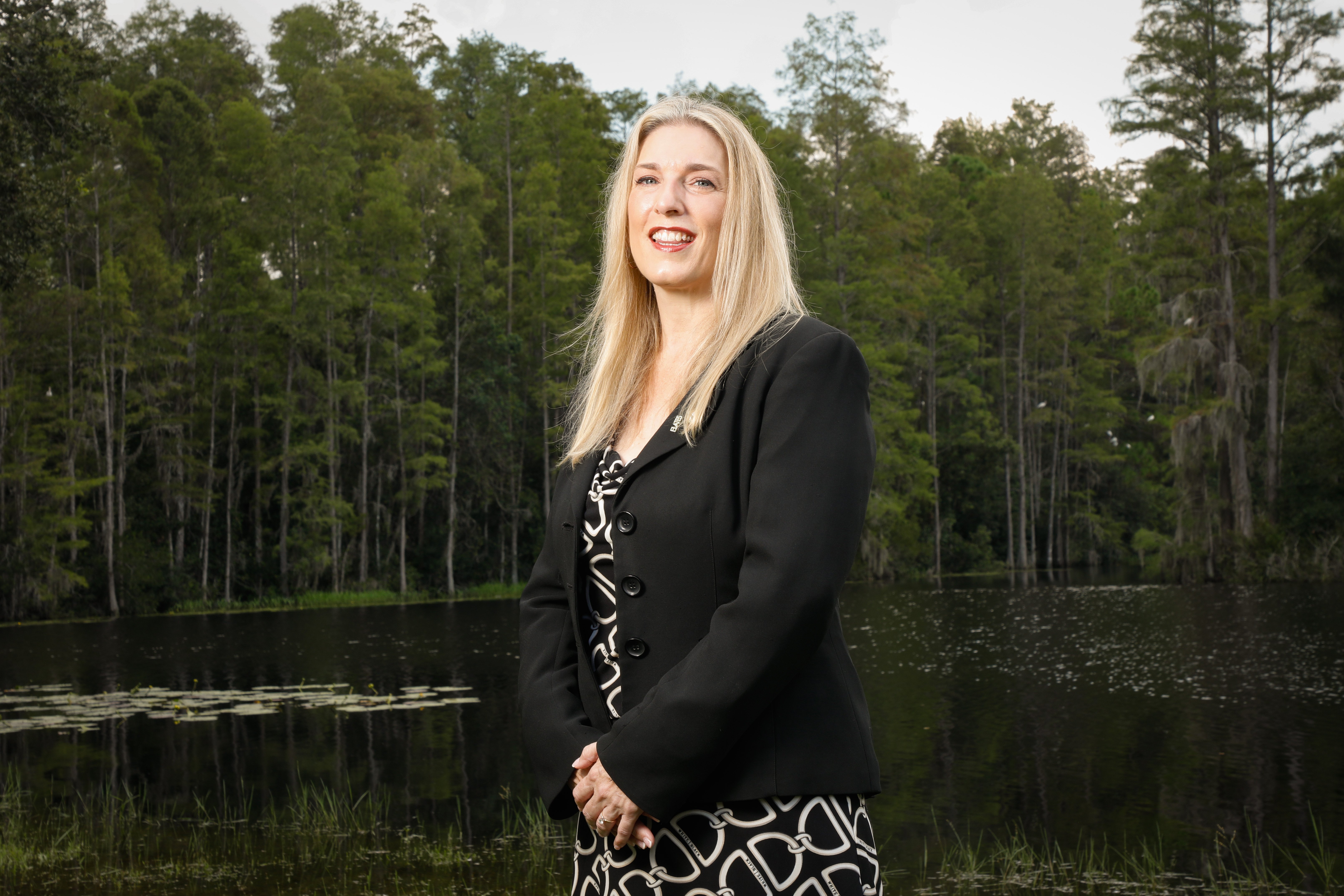 Jennifer Collins, investigadora y escuela de geociencias de la profesora de la USF, está ayudando a desarrollar una nueva escala de huracanes, llamada Escala de Severidad de Ciclones Tropicales, que incorpora marginar y lluvia tormenta además del viento. (Jefferee Woo/TNS/Tampa Bay Times)