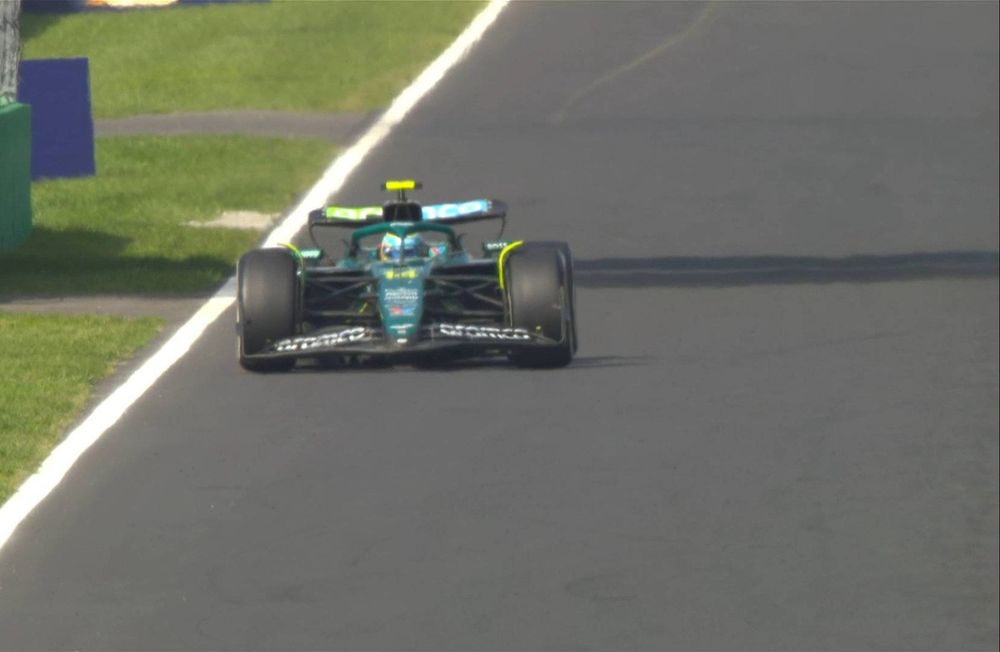 Vídeo: Aston deja tirado a Alonso mientras luchaba por los puntos en Monza F1