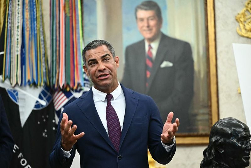 El alcalde de Miami, Francis Suárez, en la Oficina Oval de la Casa Blanca en Washington, el 5 de septiembre de 2025.