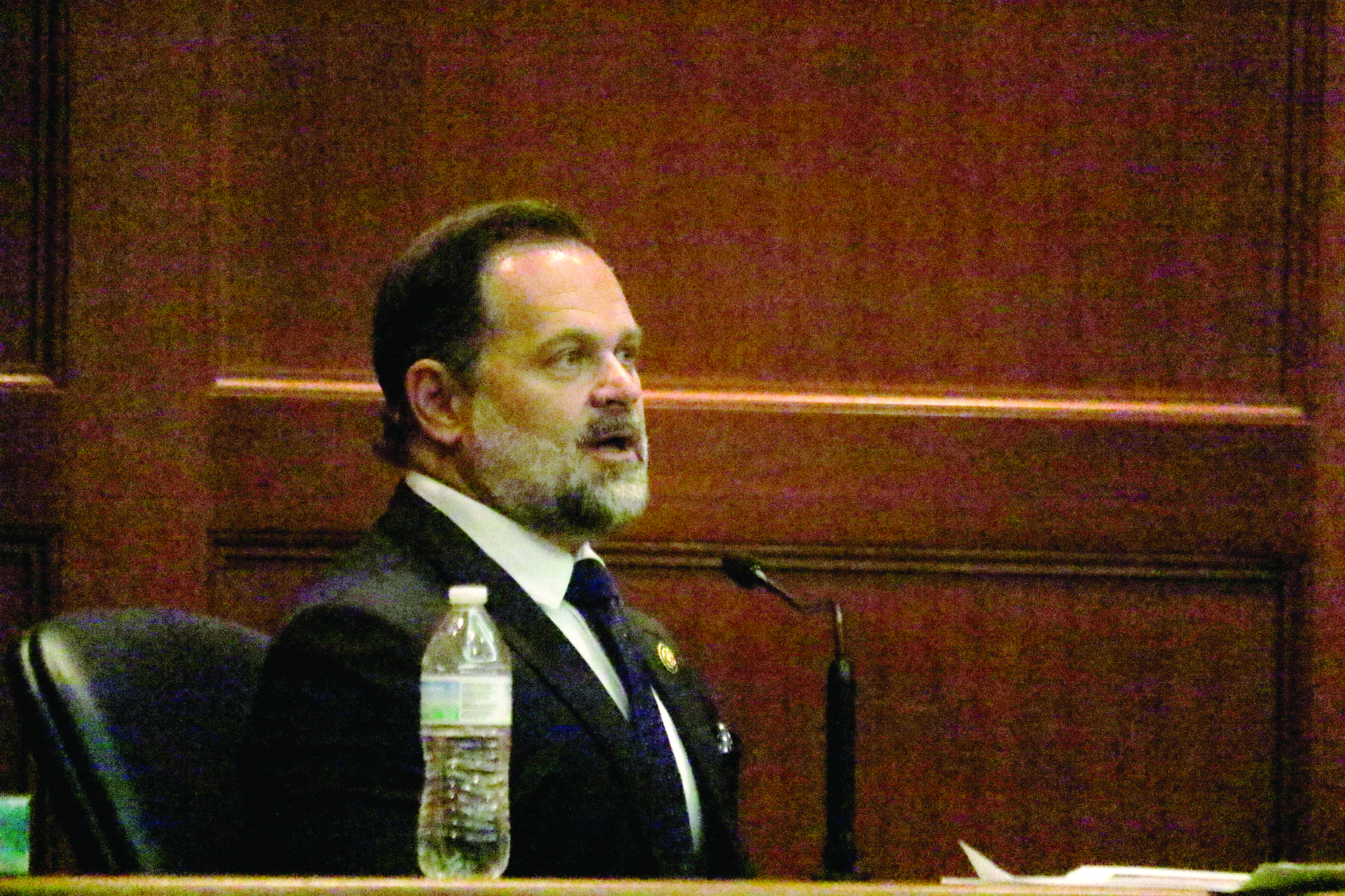 El representante estadounidense Cory Mills aparece en la corte en Lake City, Florida, el viernes 5 de septiembre de 2025. Langston ha acusado a Mills de amenazar con lanzar videos desnudos de ella y dañar sus futuros intereses románticos. Mills niega esas acusaciones. (Tony Britt/Lake City Reporter)