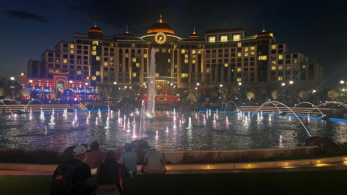 Universal Destinations & Experiences: Helios Hotel es la propiedad principal que aloja a los visitantes de Epic Universe Universal Destinations & Experiences: Helios Hotel es la propiedad principal que aloja a los visitantes de Epic Universe