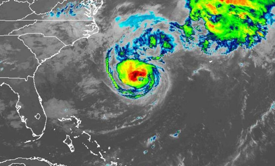 El huracán Imelda se lleva a las Bermudas, pero los peligros costeros de Florida permanecen