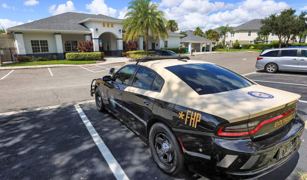 State Trooper vs HOA: pelea por la patrulla de estacionamiento, pruebas nocturnas Ley estatal