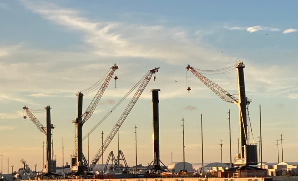 Preparaciones de Port Canaveral para más recuperaciones de cohetes con 3rd Crane