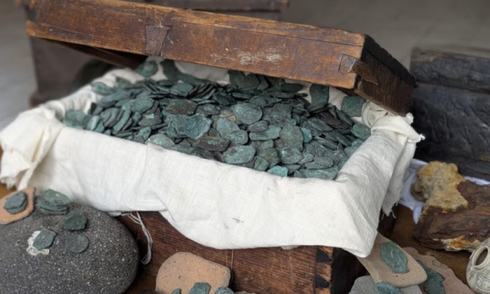 Buzos encuentran $US 1 millón en monedas de oro y plata de naufragio español en la ‘Costa del Tesoro’ de Florida | CNN