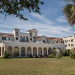 La Junta de Split de Sanford respalda los planes de Christian Nonprofit para el hotel Mayfair centenario