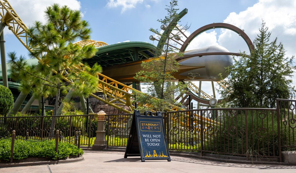 La montaña Coaster Reigne debate sobre la regulación de los parques temáticos de Florida