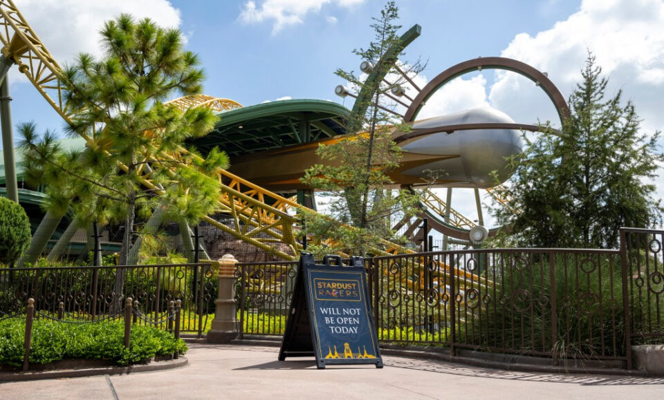 La montaña Coaster Reigne debate sobre la regulación de los parques temáticos de Florida