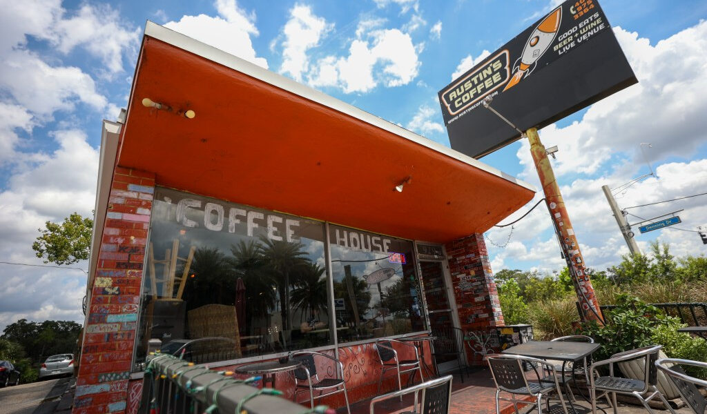 Austin’s Coffee en Winter Park se vendió días antes del cierre ordenado por la ciudad
