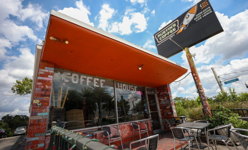 Austin’s Coffee en Winter Park se vendió días antes del cierre ordenado por la ciudad