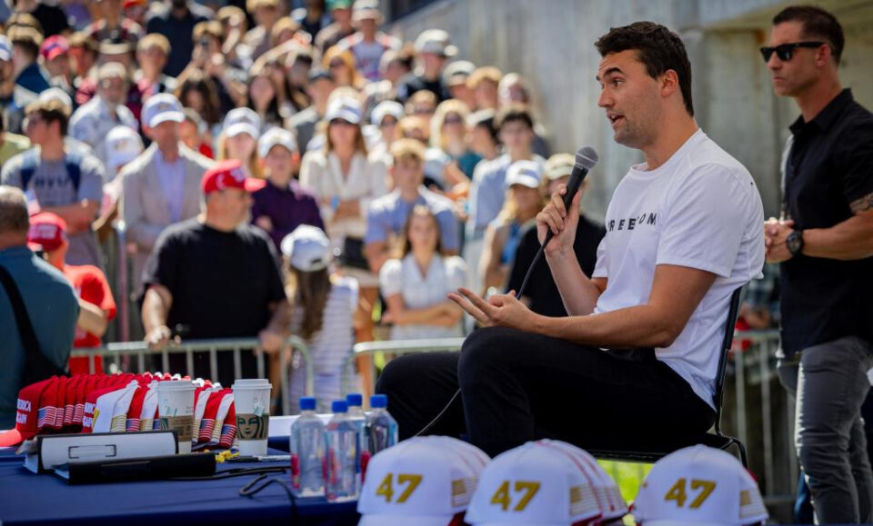 Un legislador de Florida quiere que todas las universidades cambien el nombre de las carreteras en honor a Charlie Kirk