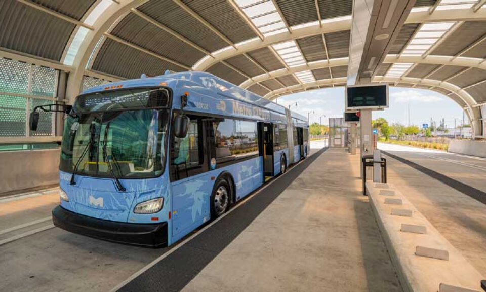 Miami-Dade lanza su primer sistema eléctrico de autobuses rápidos