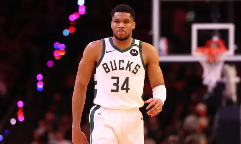 Giannis Antetokounmpo y una nueva señal de una posible salida: “Estoy enfocado en Milwaukee Bucks, pero…” | Sporting News Argentina