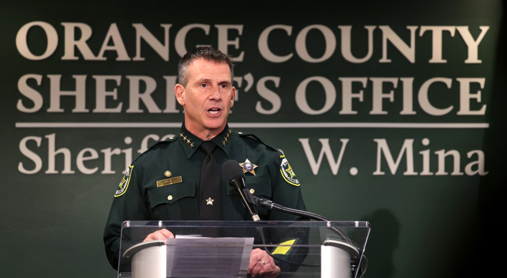 Sheriff: estudiante de Oak Ridge High mata a tiros a otro estudiante cerca del campus