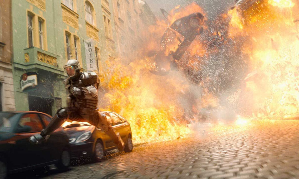 Rechazó el papel siete veces y rogó que le mataran en la secuela: Este actor odió participar en una de las peores sagas de acción pero le obligaron