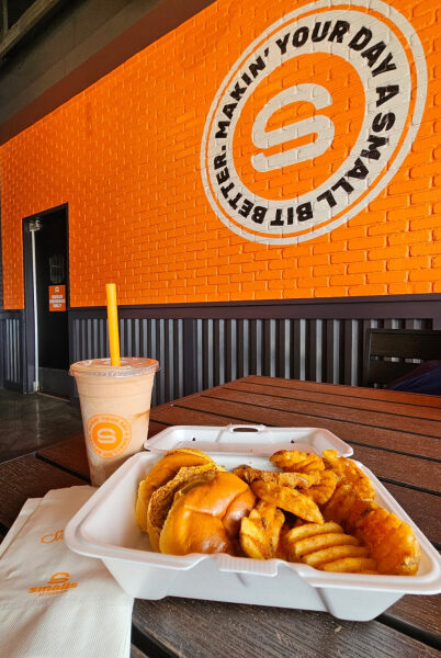 Smalls Sliders, de rápido crecimiento, apunta a Kissimmee para el primer autoservicio en Orlando