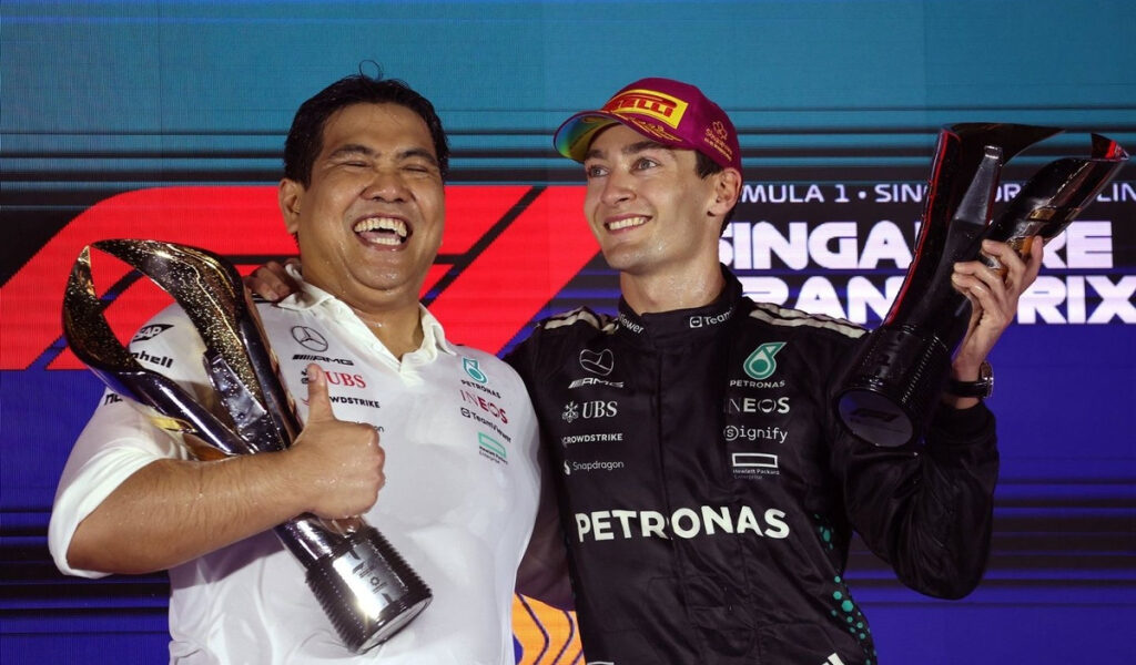 El CEO de Petronas se disculpa por participar en los festejos con champán en el podio de Singapur
