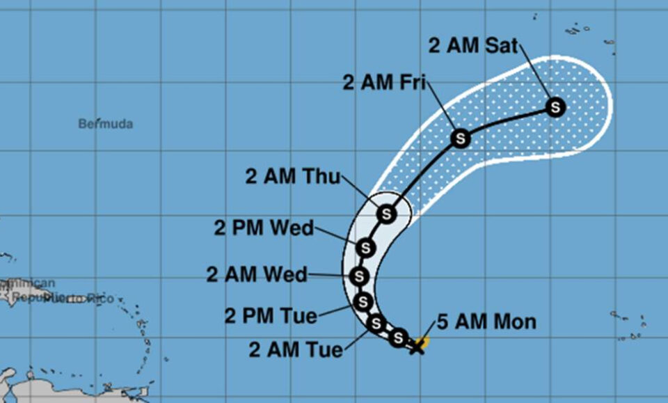 Se forma tormenta tropical Lorenzo en el Atlántico, pero no amenaza tierra firme