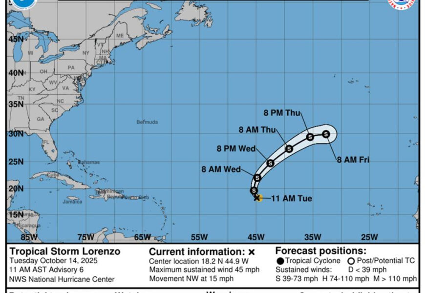 La tormenta tropical Lorenzo sigue azotándose en el Atlántico