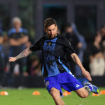 La reacción de un aficionado al cambiar camiseta con Messi