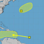 El centro de huracanes continúa rastreando 2 sistemas con posibilidades de desarrollarse