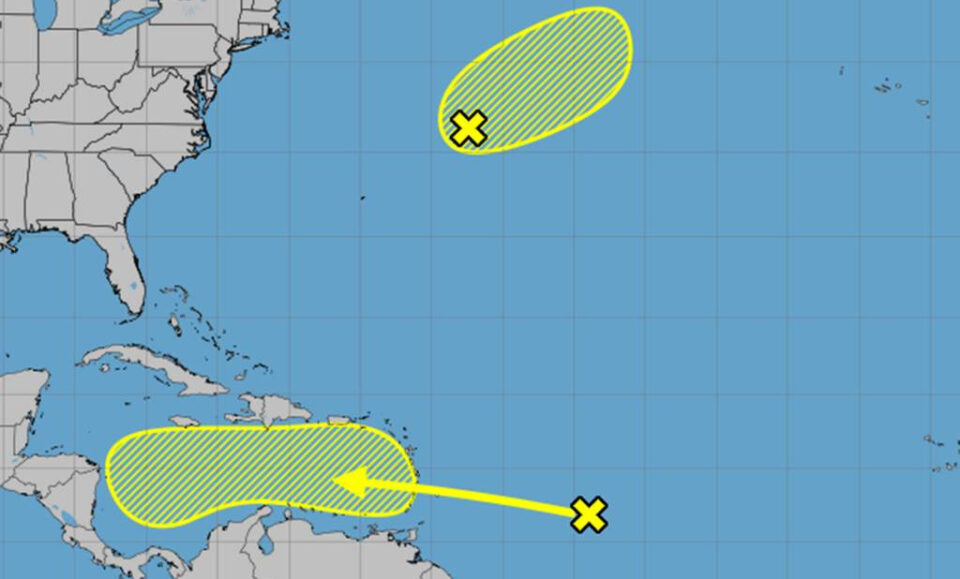 El centro de huracanes continúa rastreando 2 sistemas con posibilidades de desarrollarse