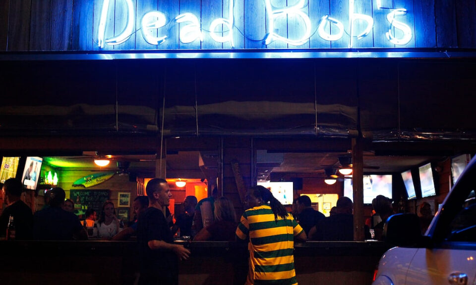 El Dead Bob’s de San Petersburgo se mueve, pero no muy lejos