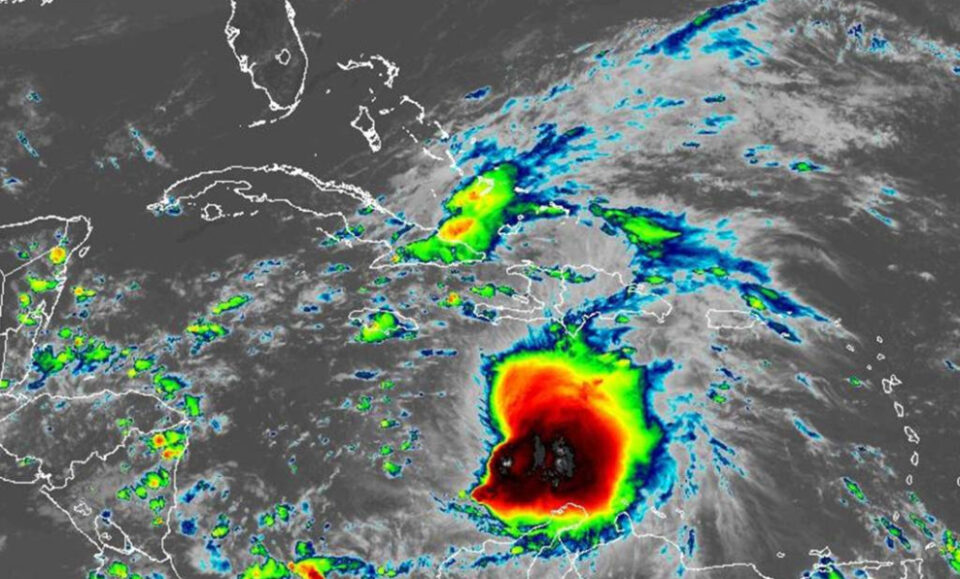 La tormenta tropical Melissa amenaza las islas del Caribe y se prevé que se convierta en un gran huracán