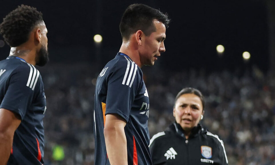 “Tenemos una situación con Chucky Lozano que estamos tratando internamente”