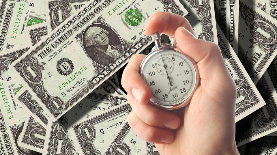 Florida estudia excepción al salario mínimo de $14 para ciertos trabajadores, ¿a quiénes afectaría?