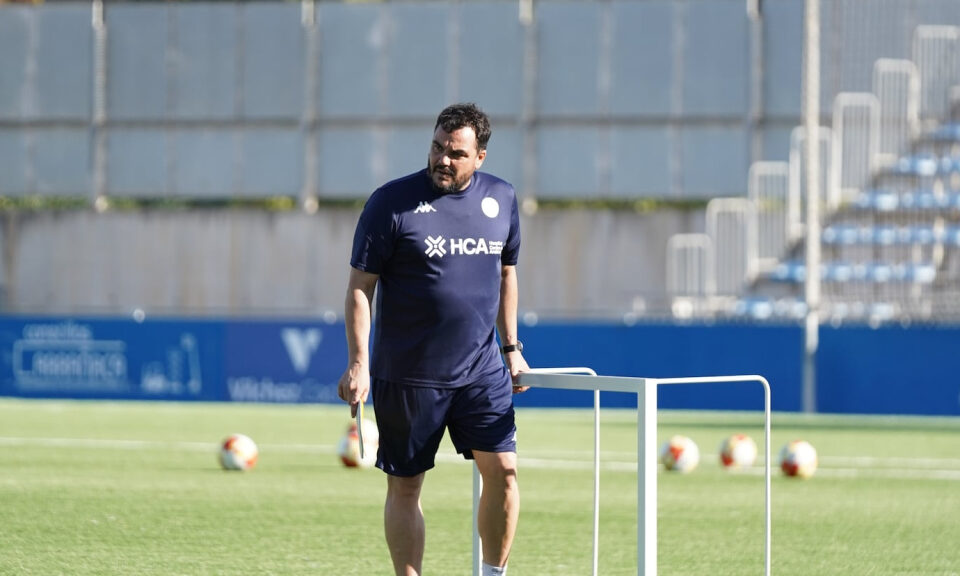 Cobos: “Un 4-4-2 de Marcelino se estudia en las escuelas de entrenadores de España”