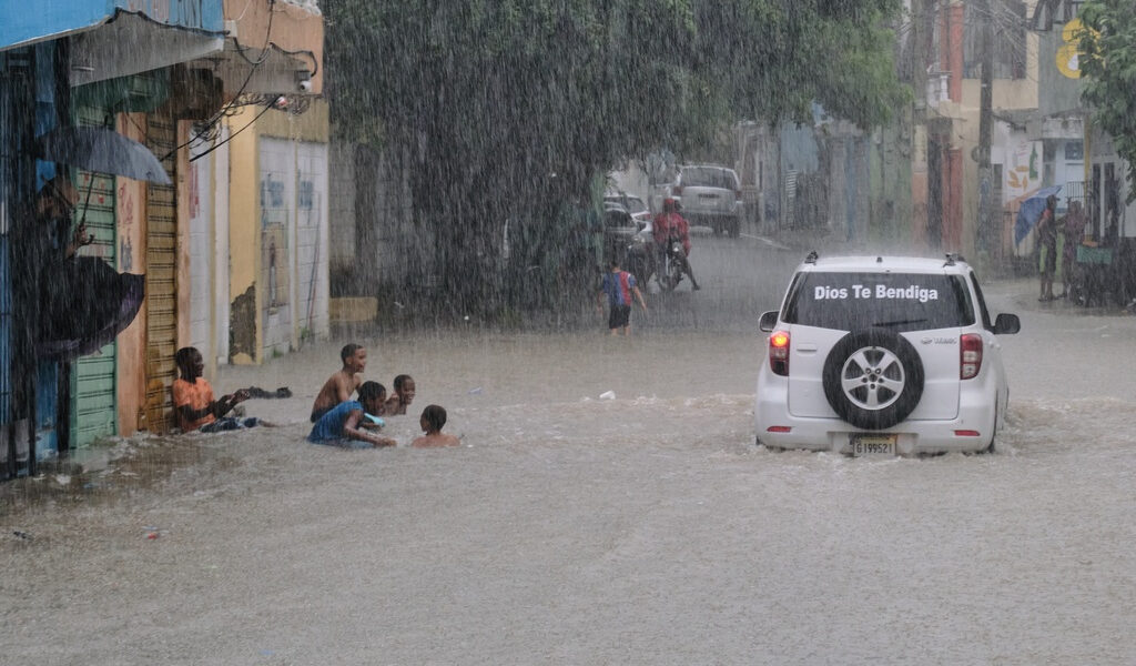 El huracán Melissa se fortalece rápidamente y se espera que alcance casi categoría 5 y arroje lluvias «catastróficas»