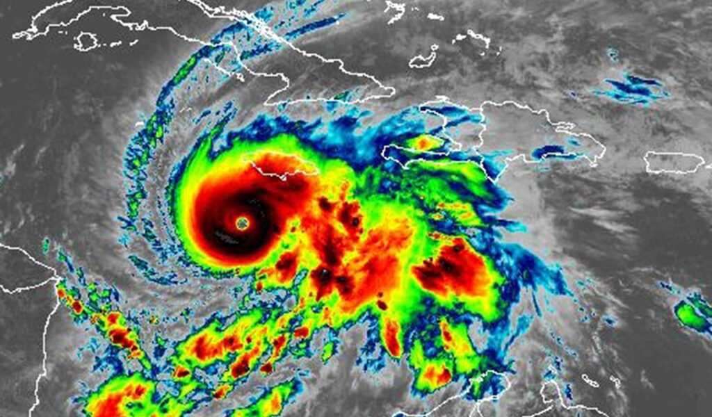 El huracán Melissa apunta a Jamaica como un monstruo de categoría 5 con vientos de 175 mph