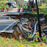 Las fuertes lluvias arrojan más de un pie de lluvia y arrasan carreteras en el condado de Lake