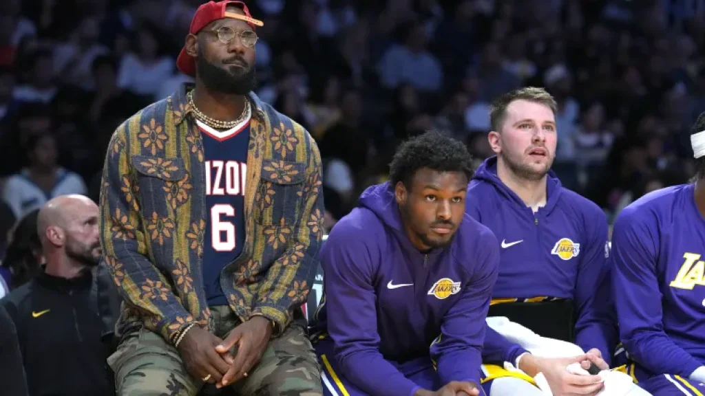 Por qué el inicio de temporada NBA demuestra que los Lakers deben traspasar a LeBron James | Sporting News Argentina