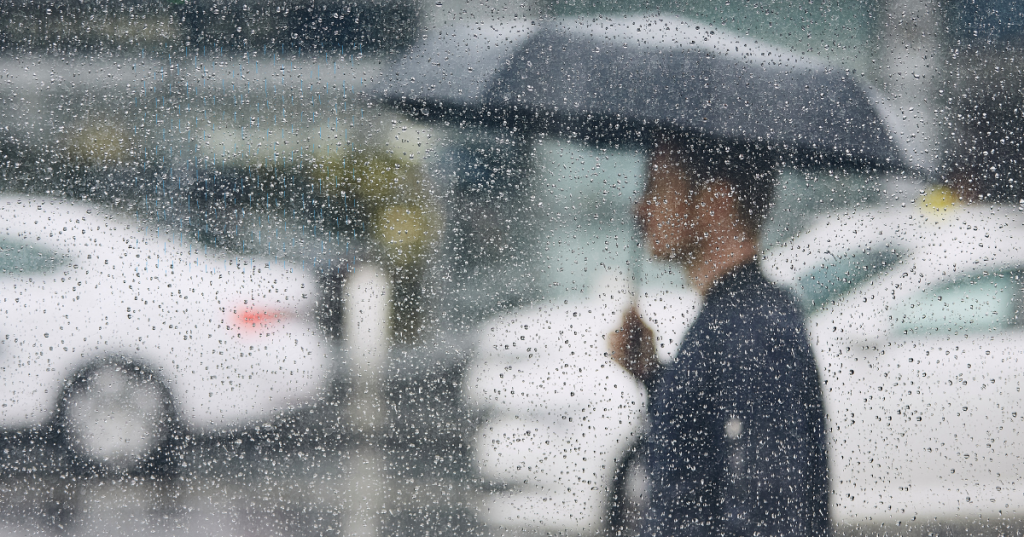 Tormenta azota Florida Central con lluvias comparables a un huracán