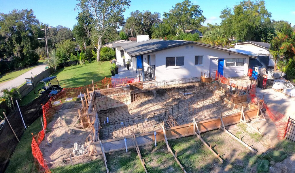 El plan del propietario de construir una piscina en el patio delantero divide al vecindario de Seminole