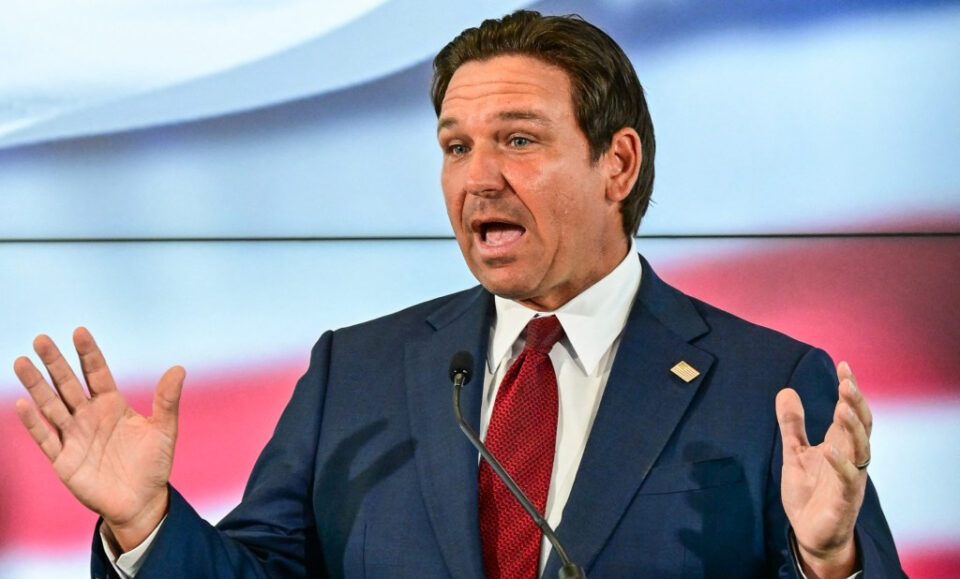 DeSantis quiere que las universidades de Florida ‘desconecten’ al personal H-1B de países extranjeros