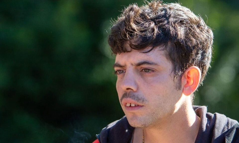 El actor de ‘Los Serrano’ que sufrió bullying a raíz de su personaje: «Lo que me hacían en un capítulo, después me lo hacían en clase»