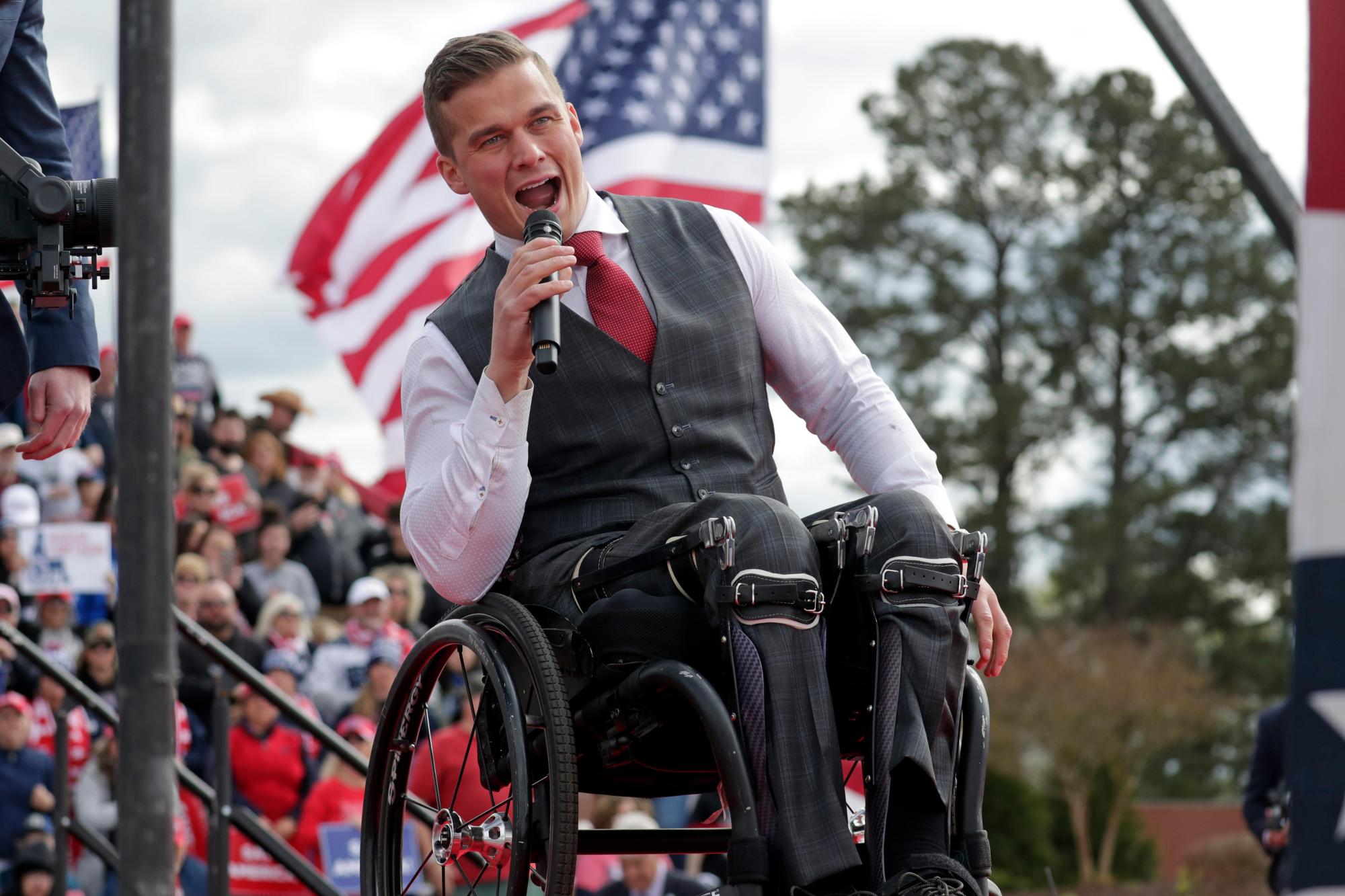 Cawthorn-Florida_Congress_80450 ARCHIVO – La representante Madison Cawthorn, RN.C., habla antes de que el expresidente Donald Trump suba al escenario en un mitin el 9 de abril de 2022 en Selma, Carolina del Norte (Foto AP/Chris Seward, archivo)