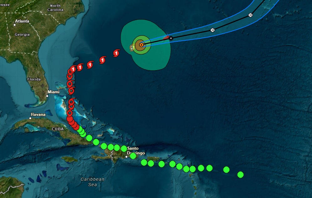 Al igual que muchas tormentas este año, el huracán Imelda se alejó de los Estados Unidos, la pista de piernas de perros de la tormenta se debió, en parte, al huracán más fuerte Humberto que lo llevó al mar. (Cortesía NHC)