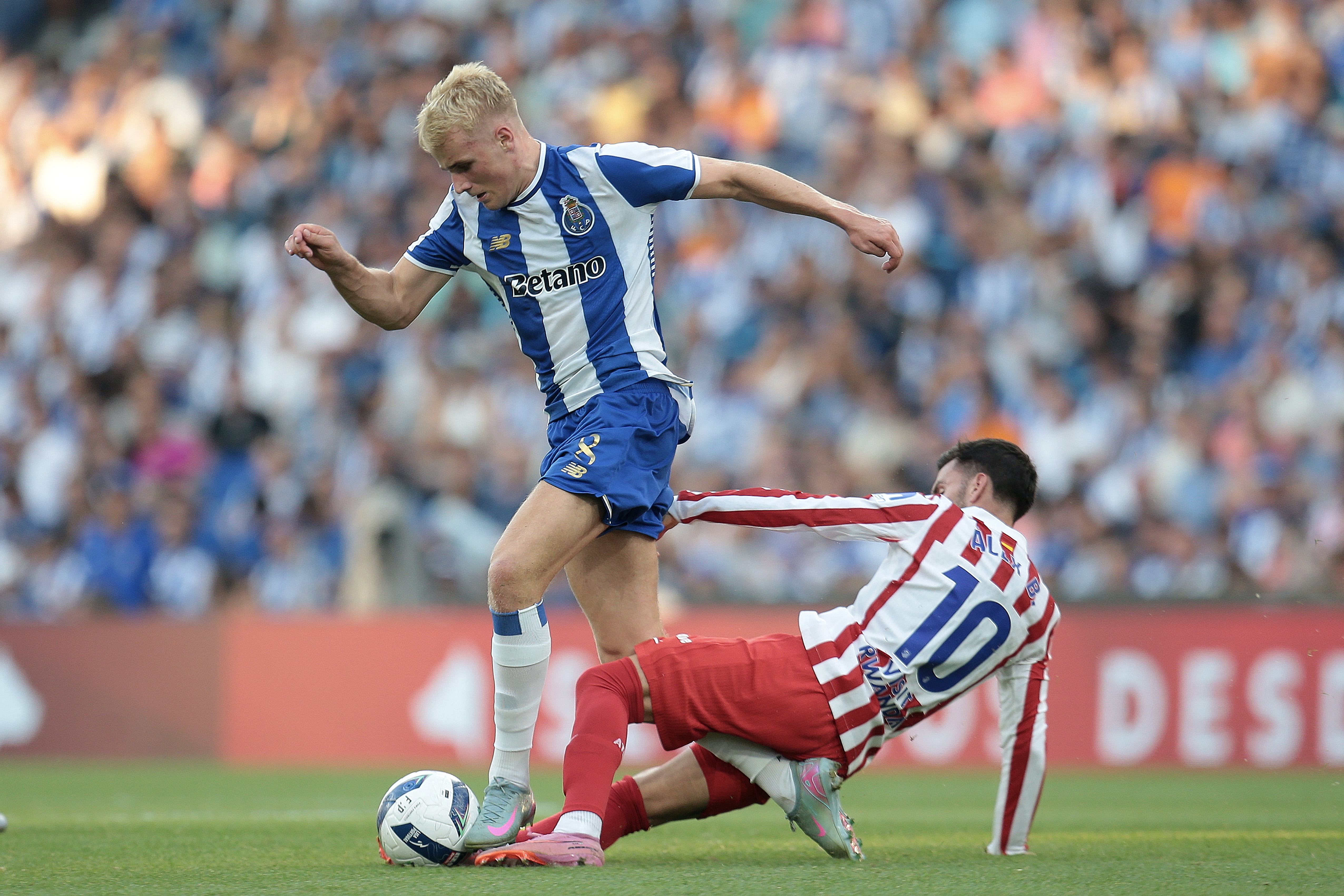 El Atlético de Madrid, tras Victor Froholdt, la perla danesa