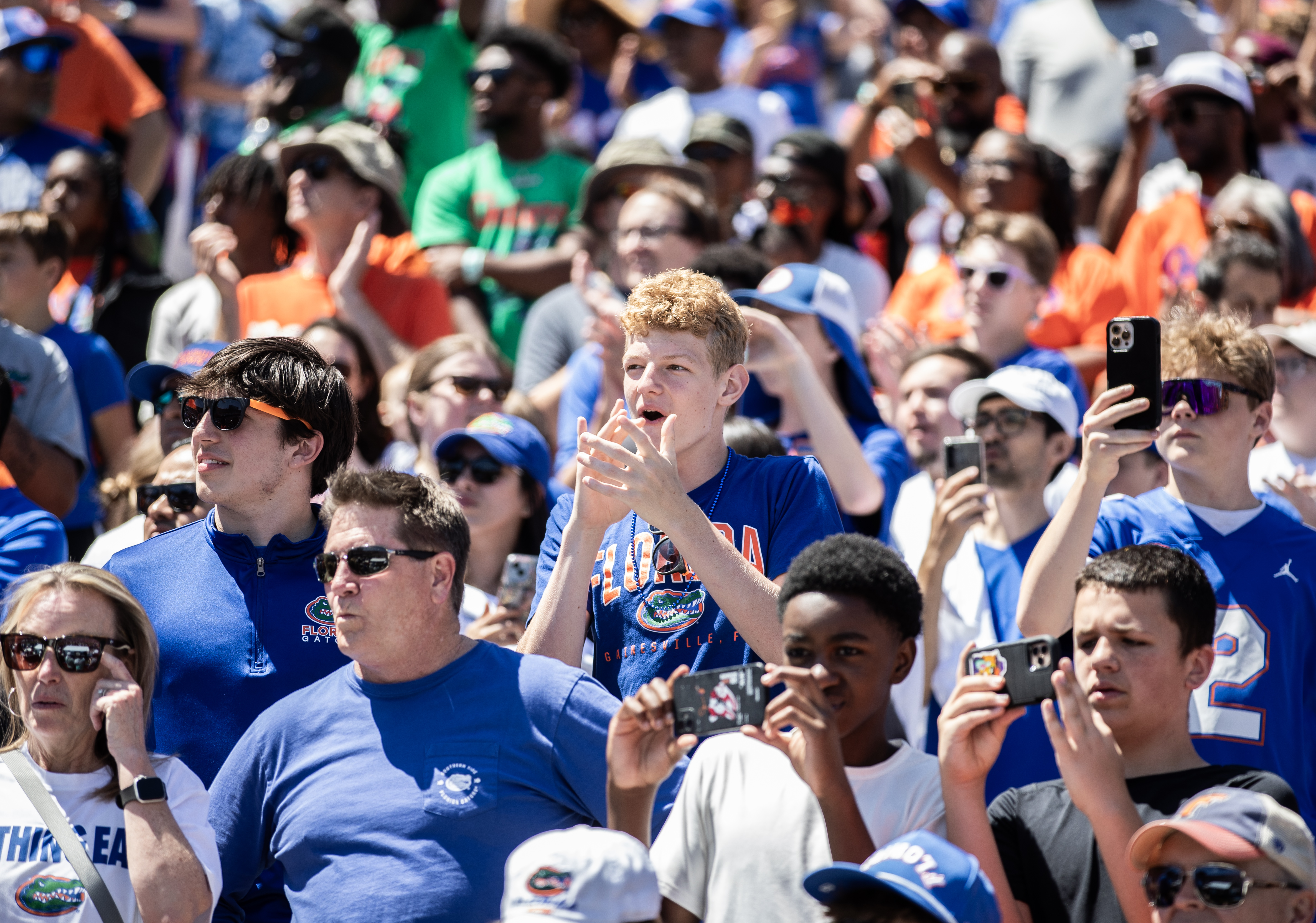 Los fanáticos de Florida Gator, fotografiados en abril de 2025, están ansiosos por ver quién reemplazará a Billy Napier. (Archivo Orlando Sentinel)