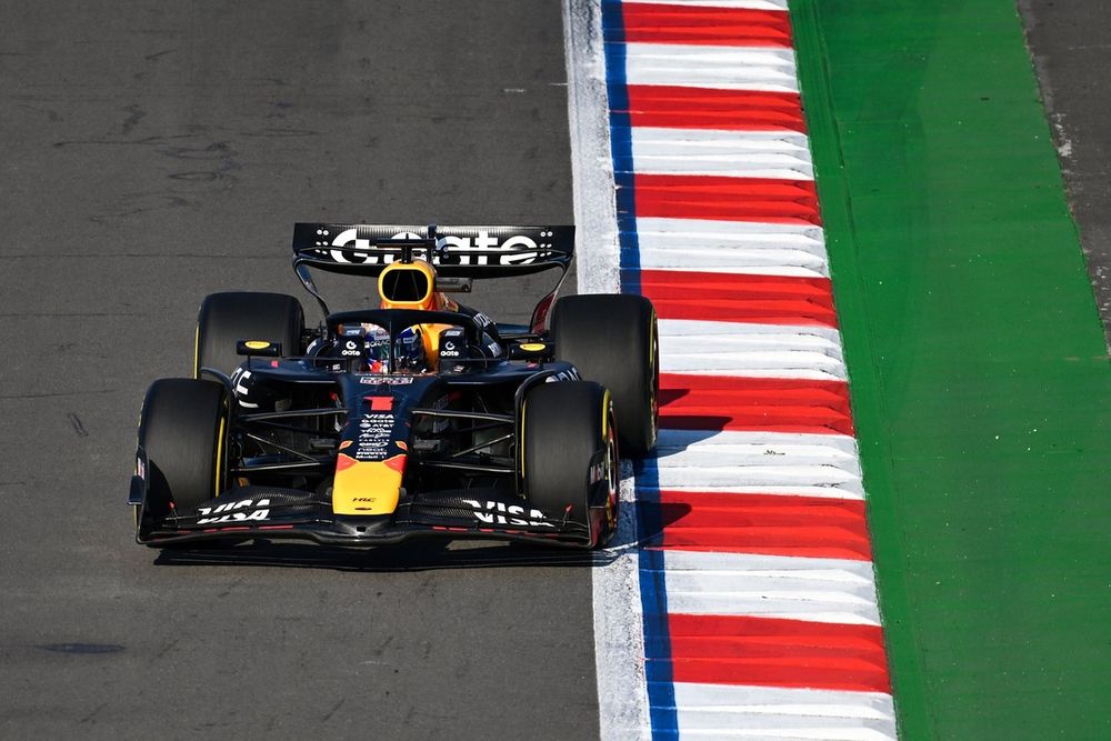Red Bull baila en los bordillos y McLaren busca tracción; ¿dónde están Mercedes y Ferrari?