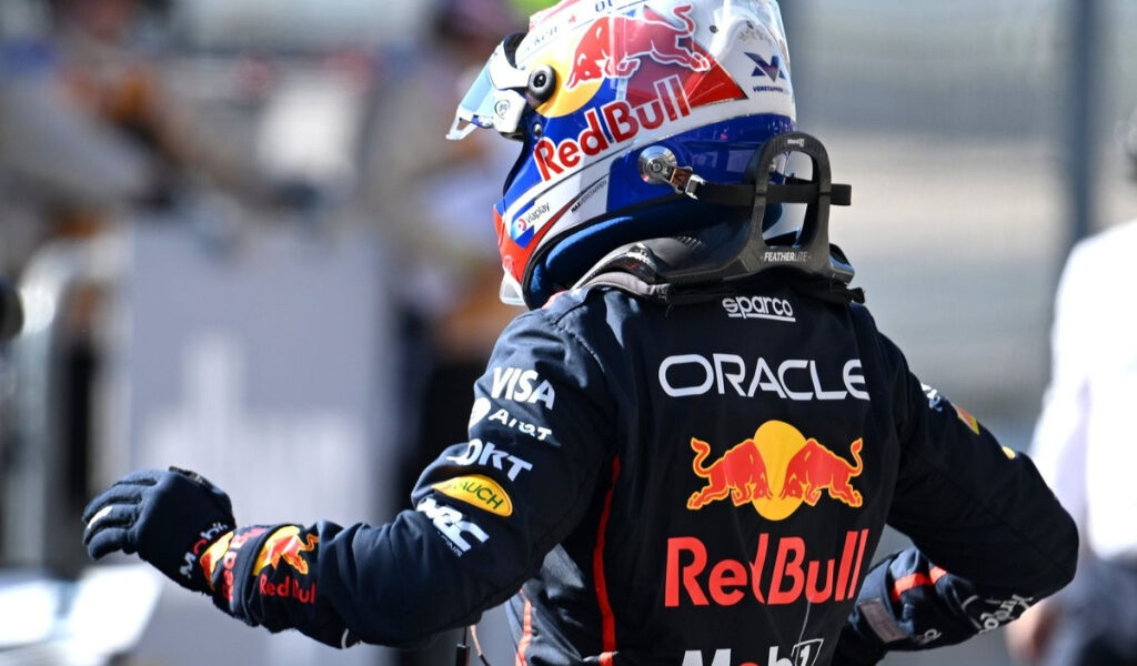 Steiner se burla de McLaren: «Las reglas Papaya ayudan a Verstappen»