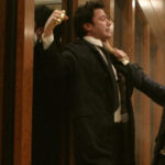 He visto ‘Constantine’ 20 veces y nunca me había fijado en que en este momento exacto predice lo que va a pasar justo después