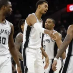 Preocupación en los Spurs: la joven estrella que sufrió una lesión ante los Suns | Sporting News Argentina