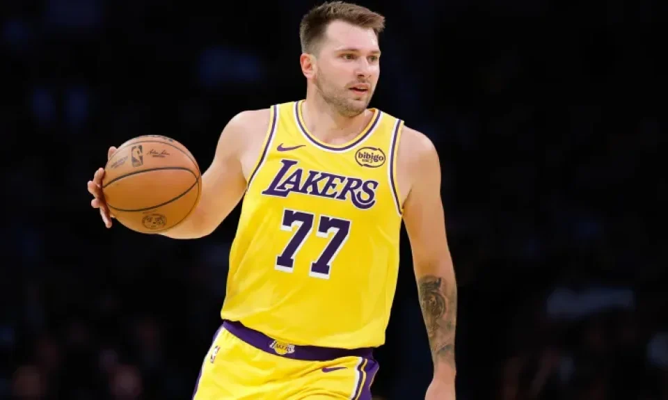 El increíble récord que consiguió Luka Doncic en los Lakers: ¡superó a Jerry West! | Sporting News Argentina