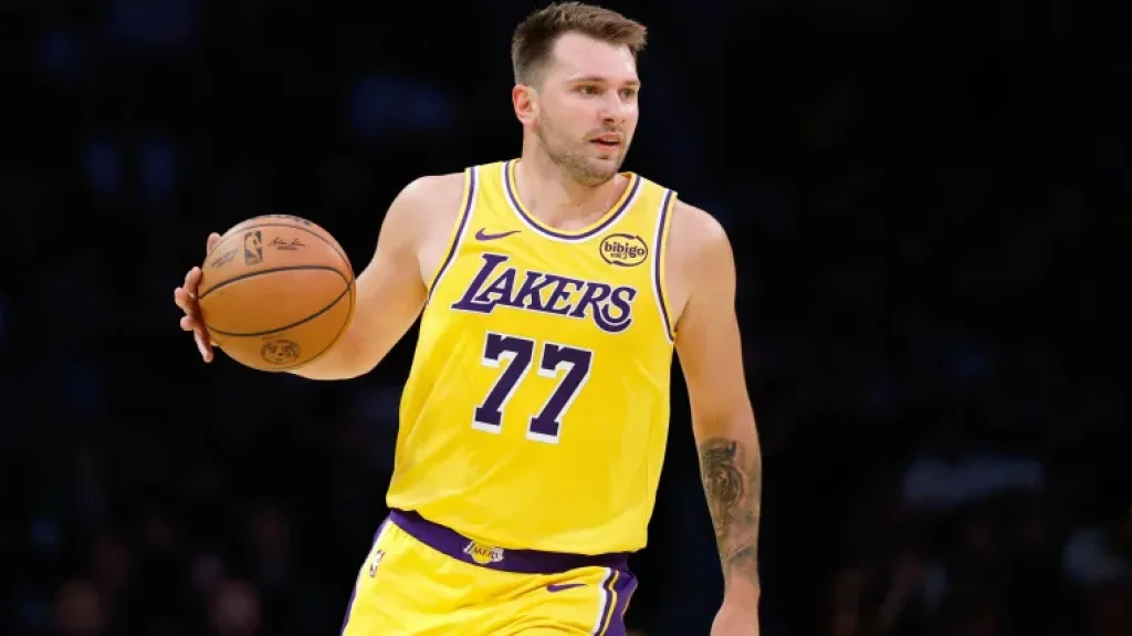El increíble récord que consiguió Luka Doncic en los Lakers: ¡superó a Jerry West! | Sporting News Argentina